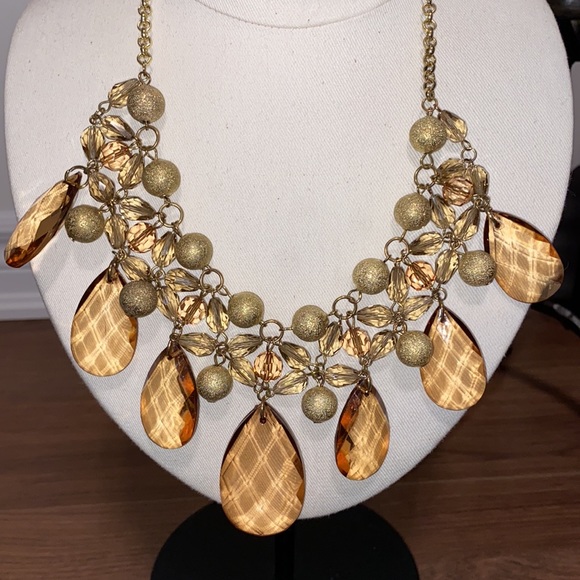 Stunning statement necklace - Picture 2 of 5